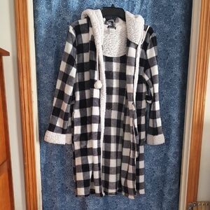 Plaid Hooded Women's Robe With Pockets.
